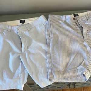 2 pairs of men’s j crew shorts